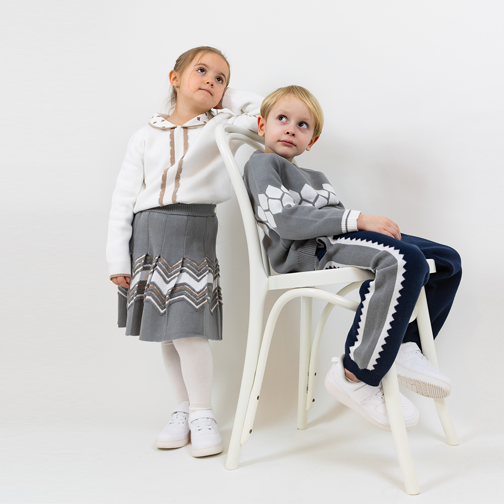 Scallop Soft Knitted Sweater with Collar and Front Placket