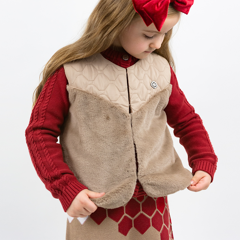 Aurea Quiltad Väst med Fuskpäls