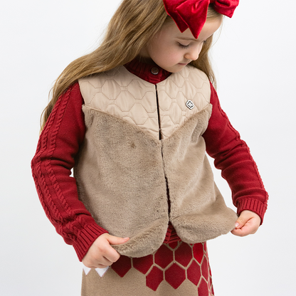 Aurea Quiltad Väst med Fuskpäls