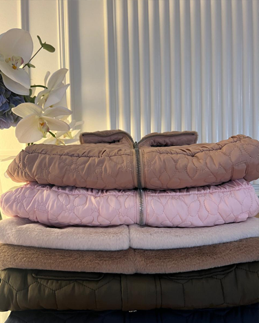 Regina Quiltat Jacka med krage i Fuskpäls