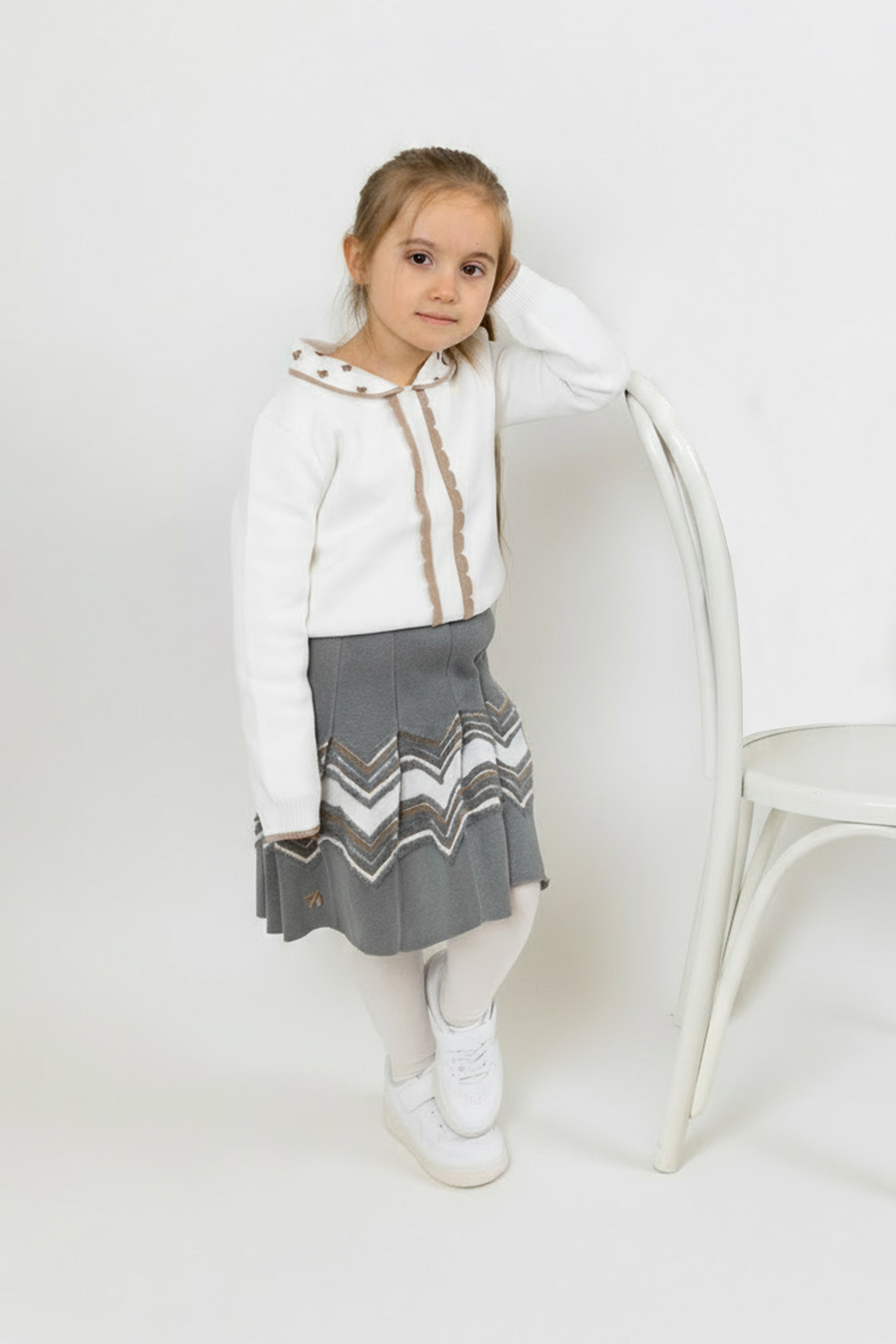 Soft Knitted Sweater with Collar and Scalloped Front Placket